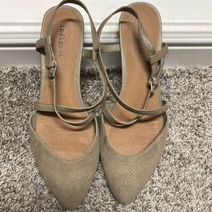 Woman flats 8.5